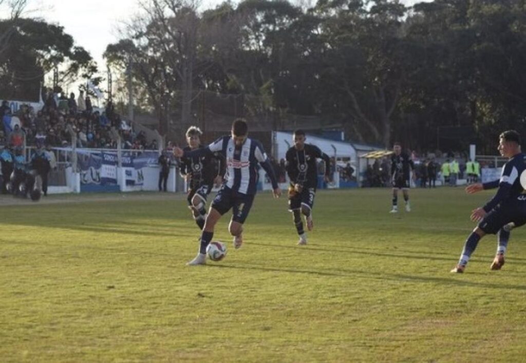 Social Mar de Ajó acortó la distancia antes de la última fecha