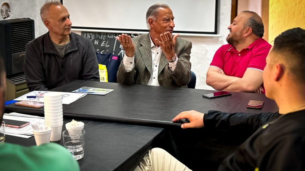 De Jesús, junto a funcionarios municipales, mantuvo una reunión con las autoridades de la Liga de Fútbol de La Costa